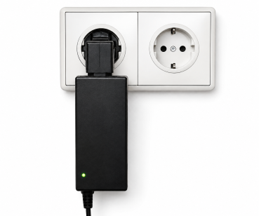 DINIC Netzadapter Schutzkontaktstecker auf C13 gewinkelter Kaltgerätestecker