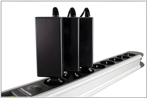 DINIC Netzadapter Schutzkontaktstecker auf C13 Kaltgeräte-Stecker, Schuko-Adapter