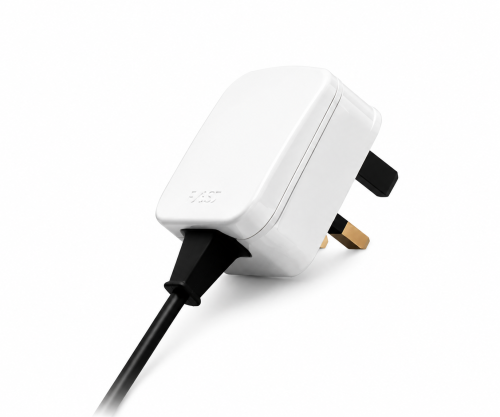 DINIC Netzadater C7, Stromadapter EU auf England UK, verschraubt, 3A, ECP-WH-R-3A, weiß